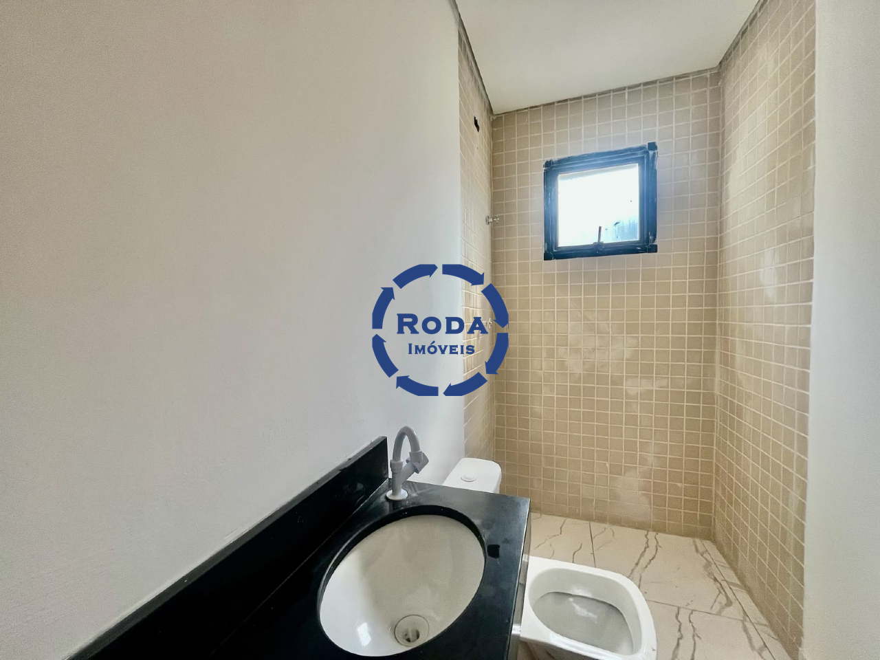 Casa de Condomínio à venda no Marapé: 