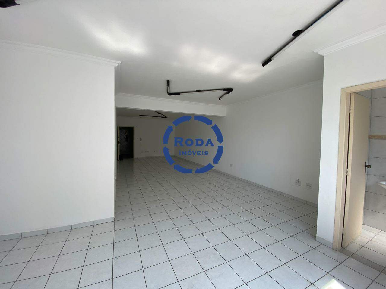 Sala à venda no Vila Mathias: