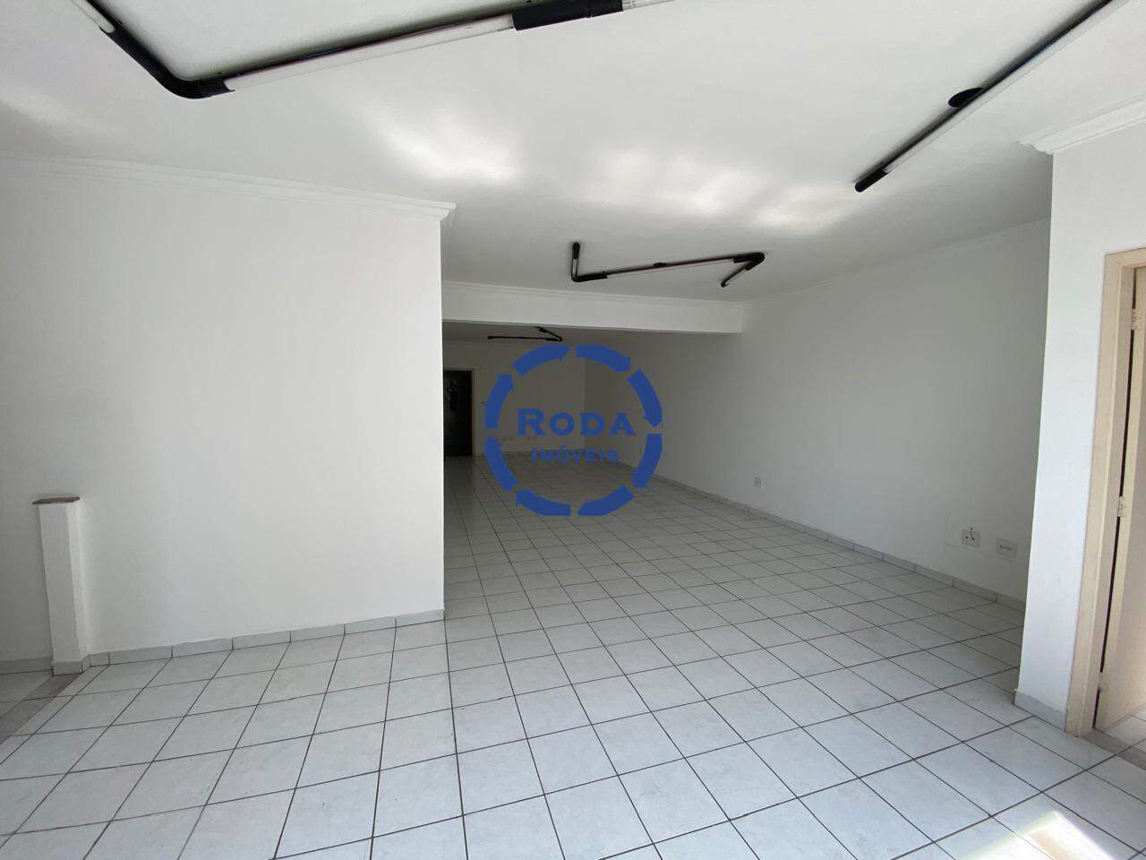 Sala à venda no Vila Mathias: