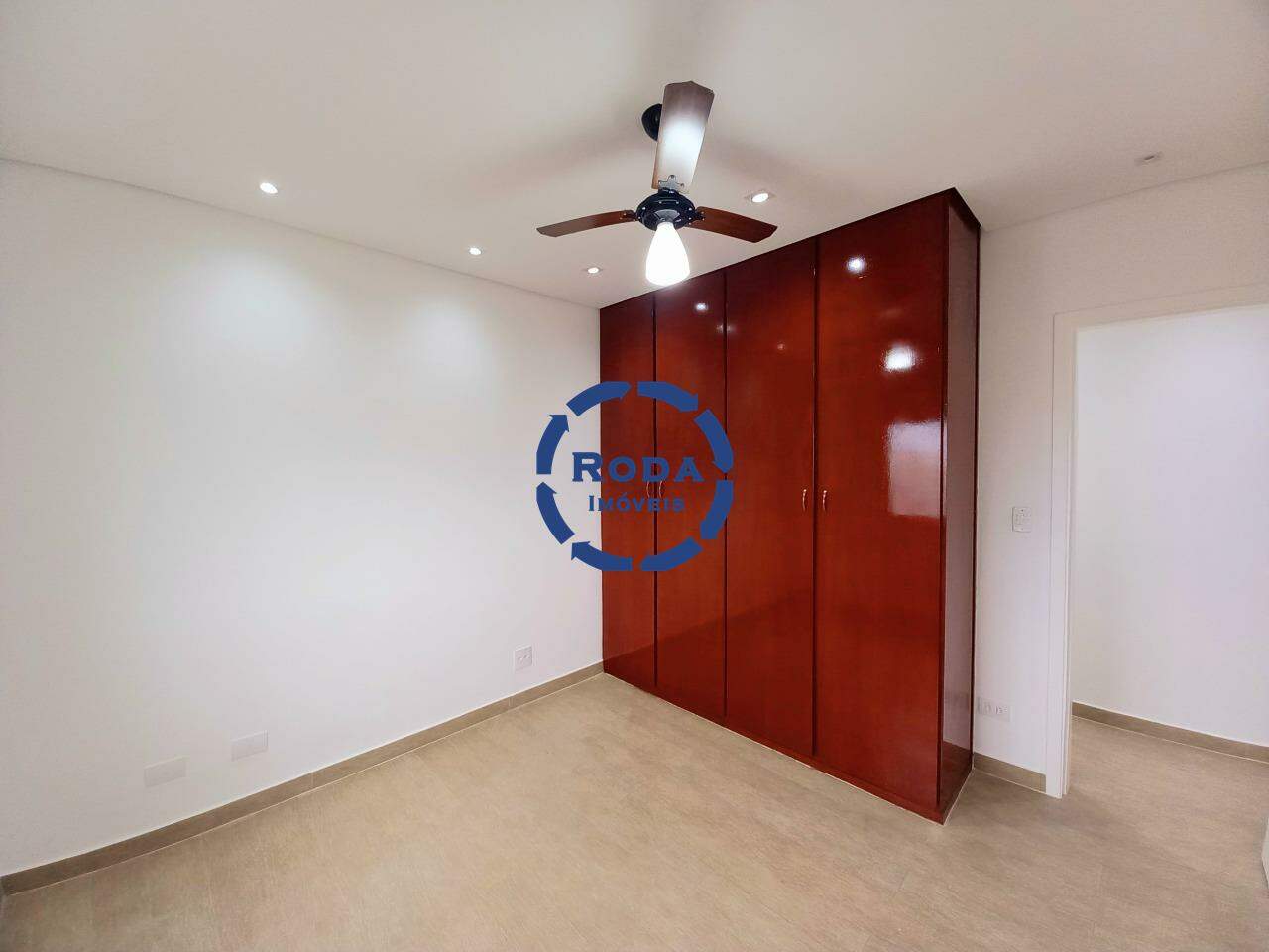 Apartamento para aluguel no Embaré: 