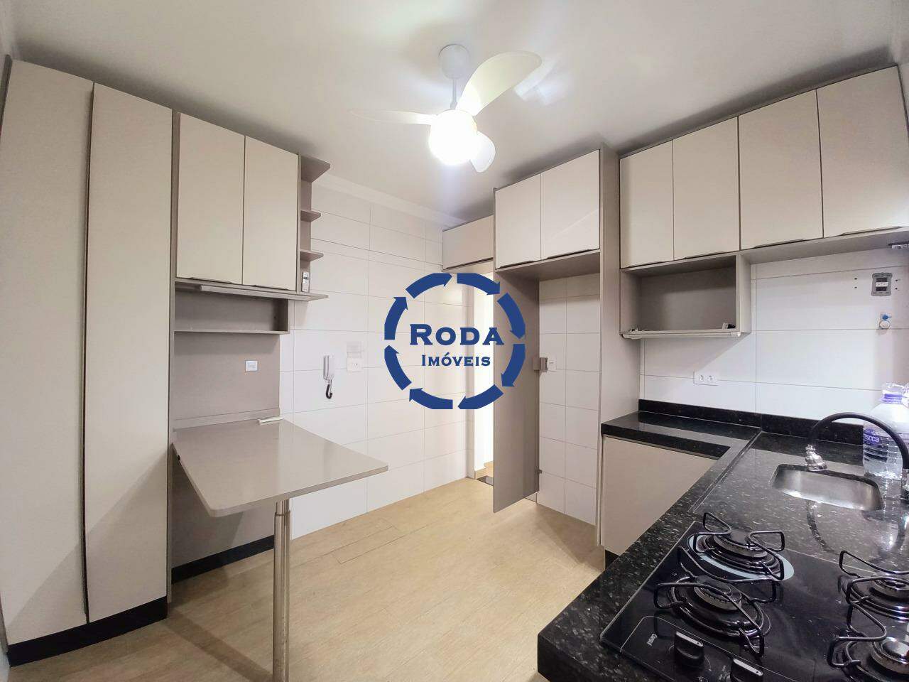 Apartamento para aluguel no Embaré: 