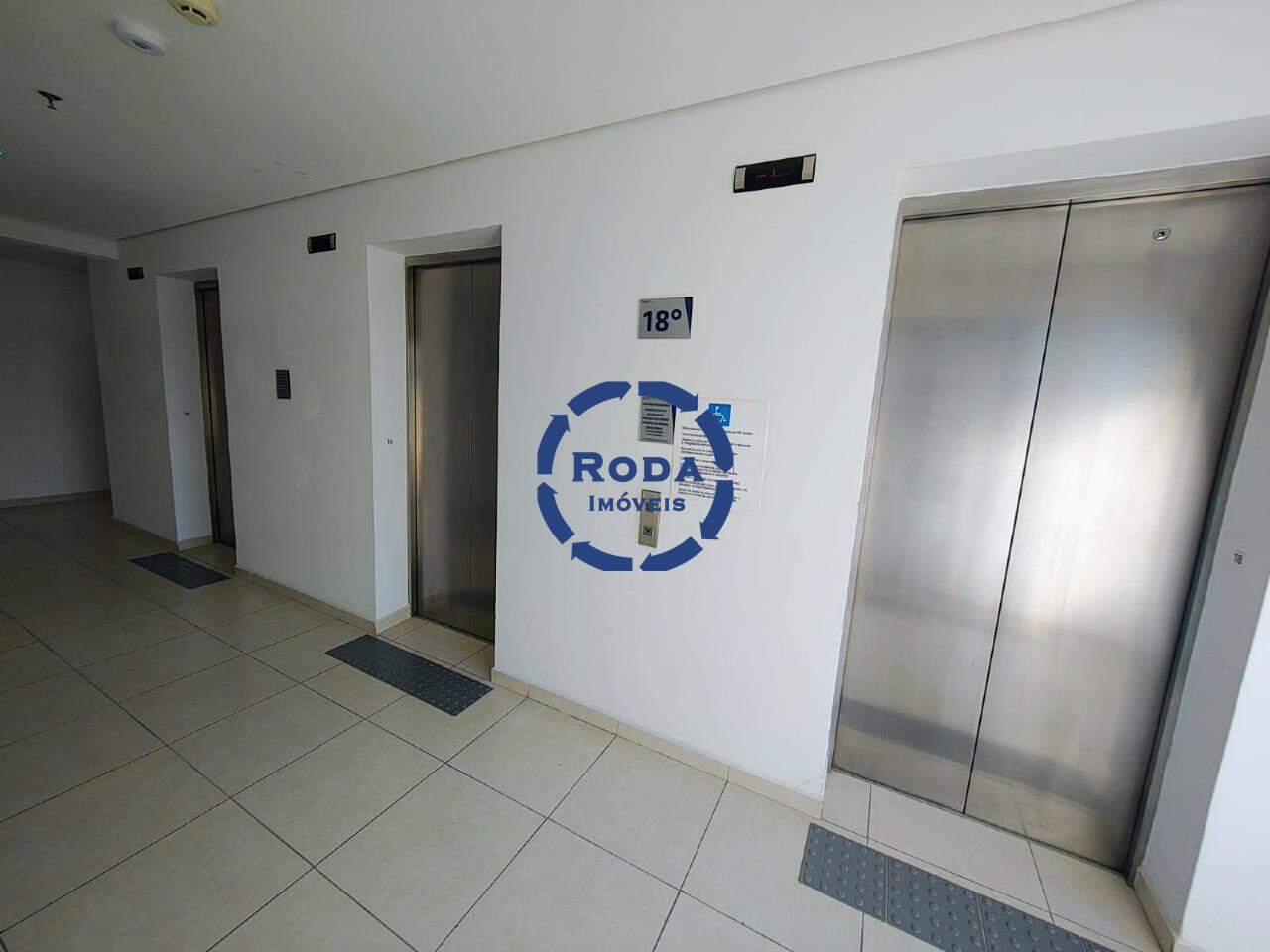 Sala à venda no Vila Mathias: 