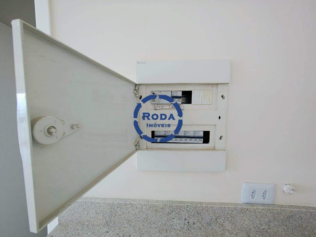 Sala à venda no Vila Mathias: 