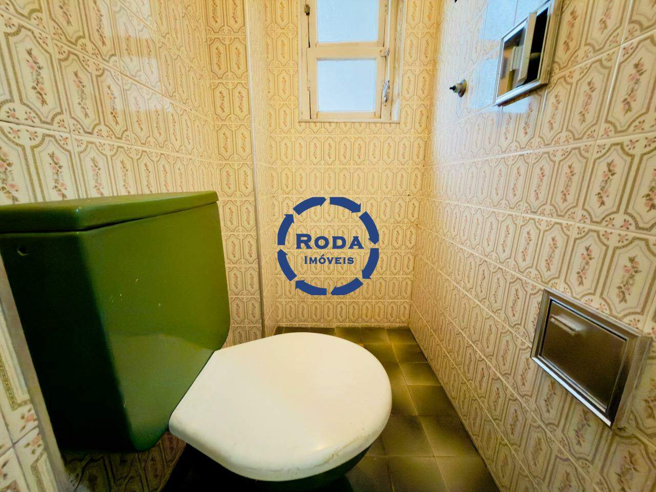 Apartamento à venda no Boqueirão: banheiro de serviço