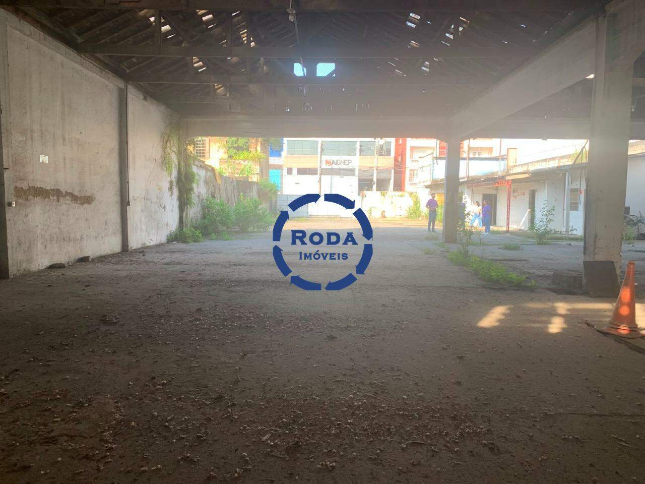 Terreno à venda no Macuco: 