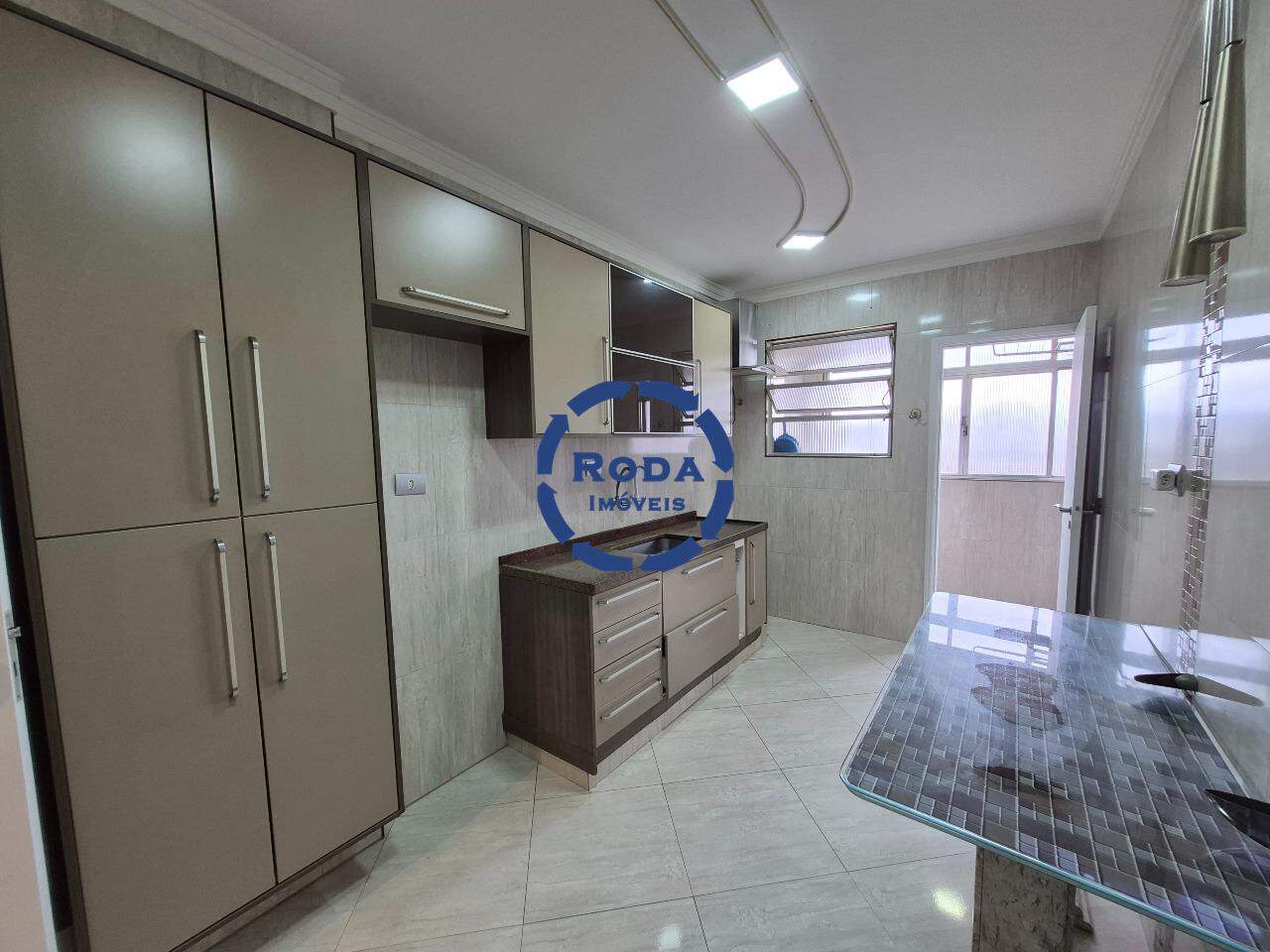 Apartamento para aluguel no Embaré: 