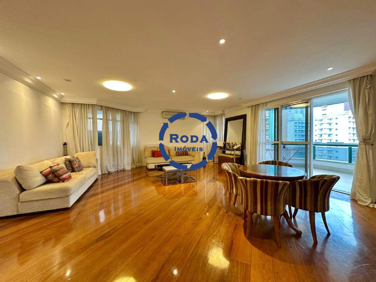Apartamento à venda no Embaré: 