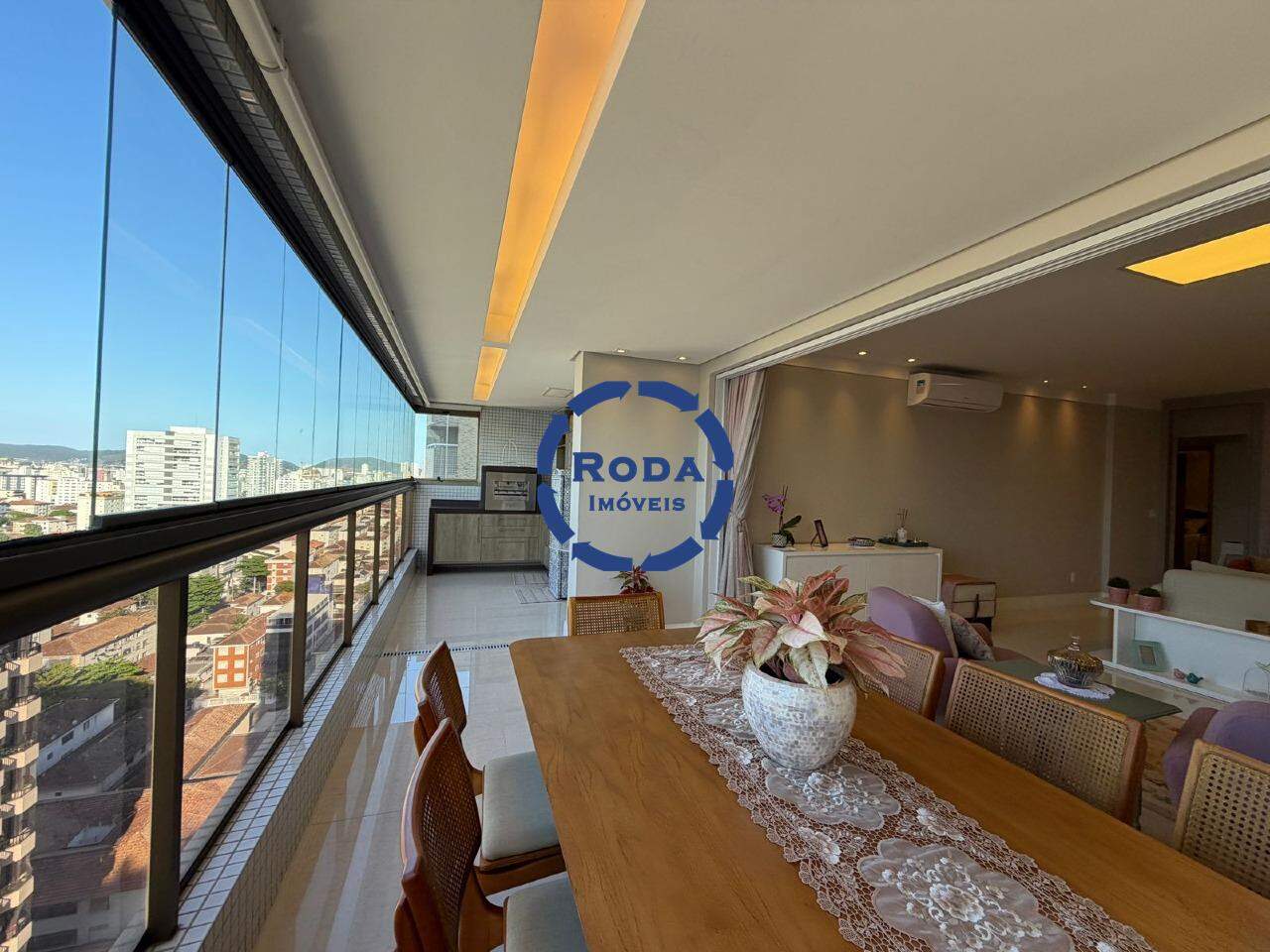 Apartamento à venda no Embaré: Varanda