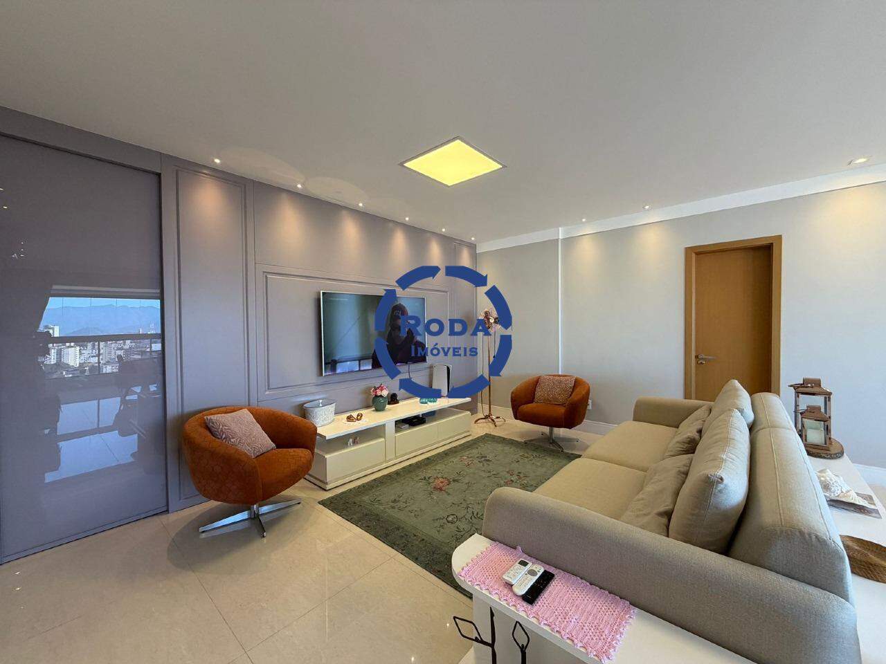Apartamento à venda no Embaré: