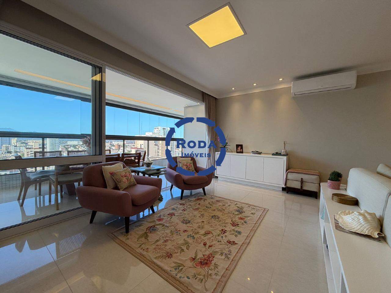 Apartamento à venda no Embaré: