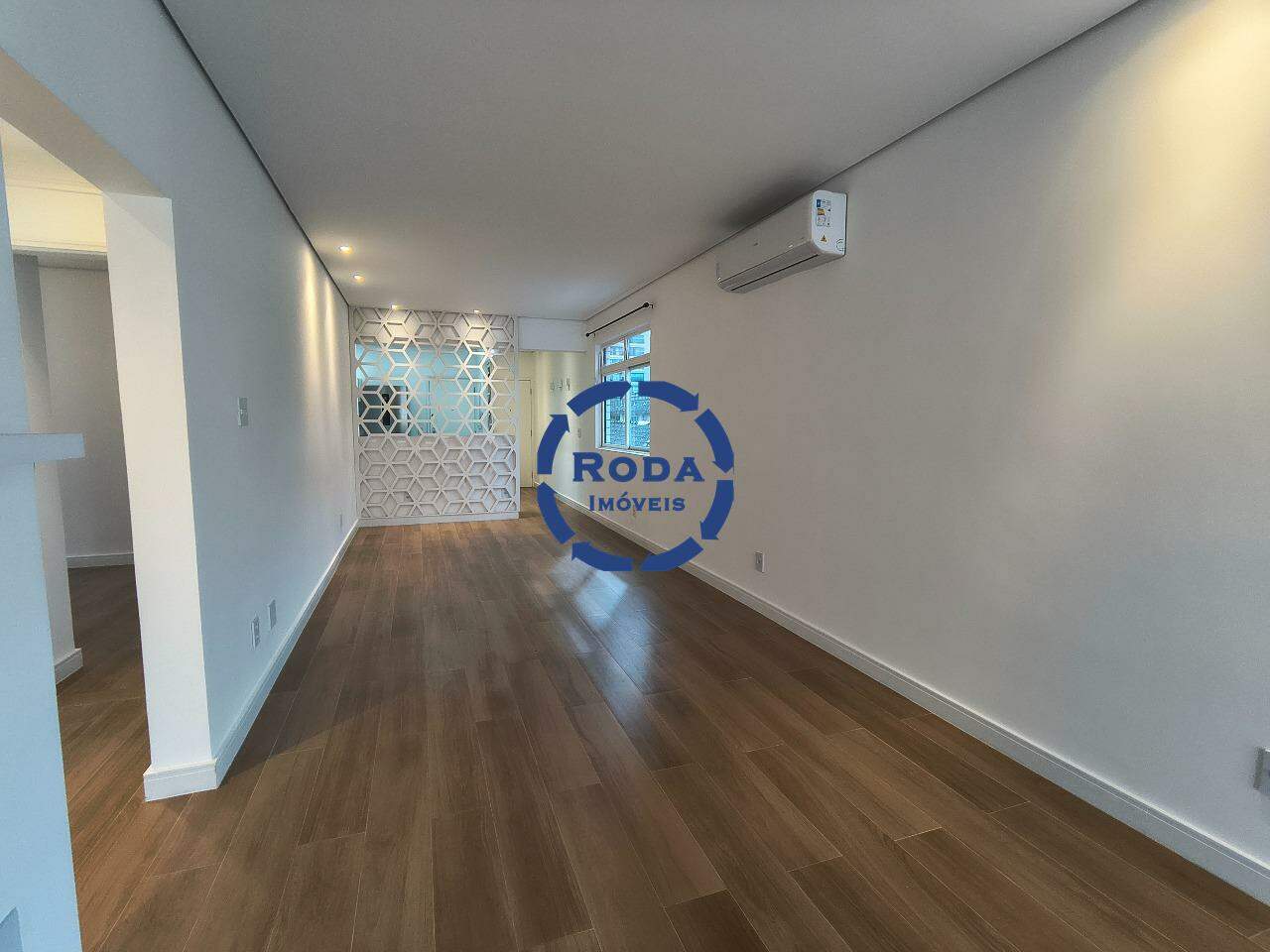 Apartamento para aluguel no Embaré: 