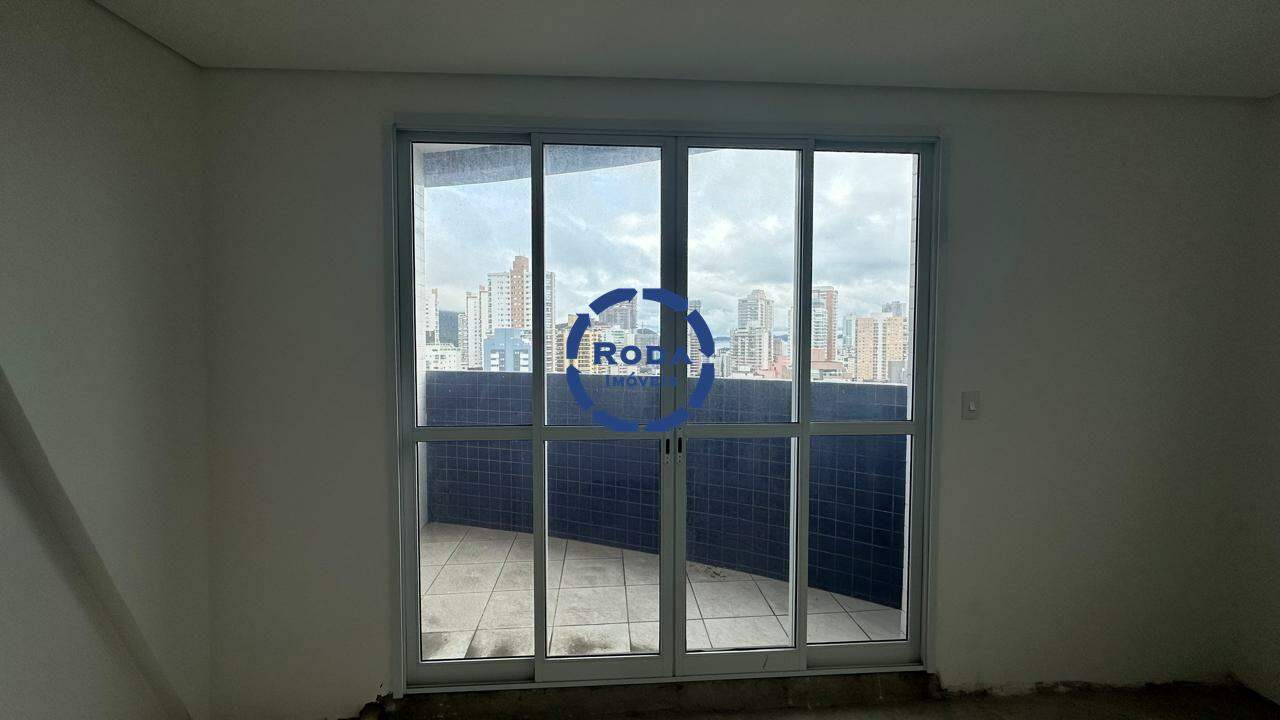 Sala à venda no Ponta da Praia: