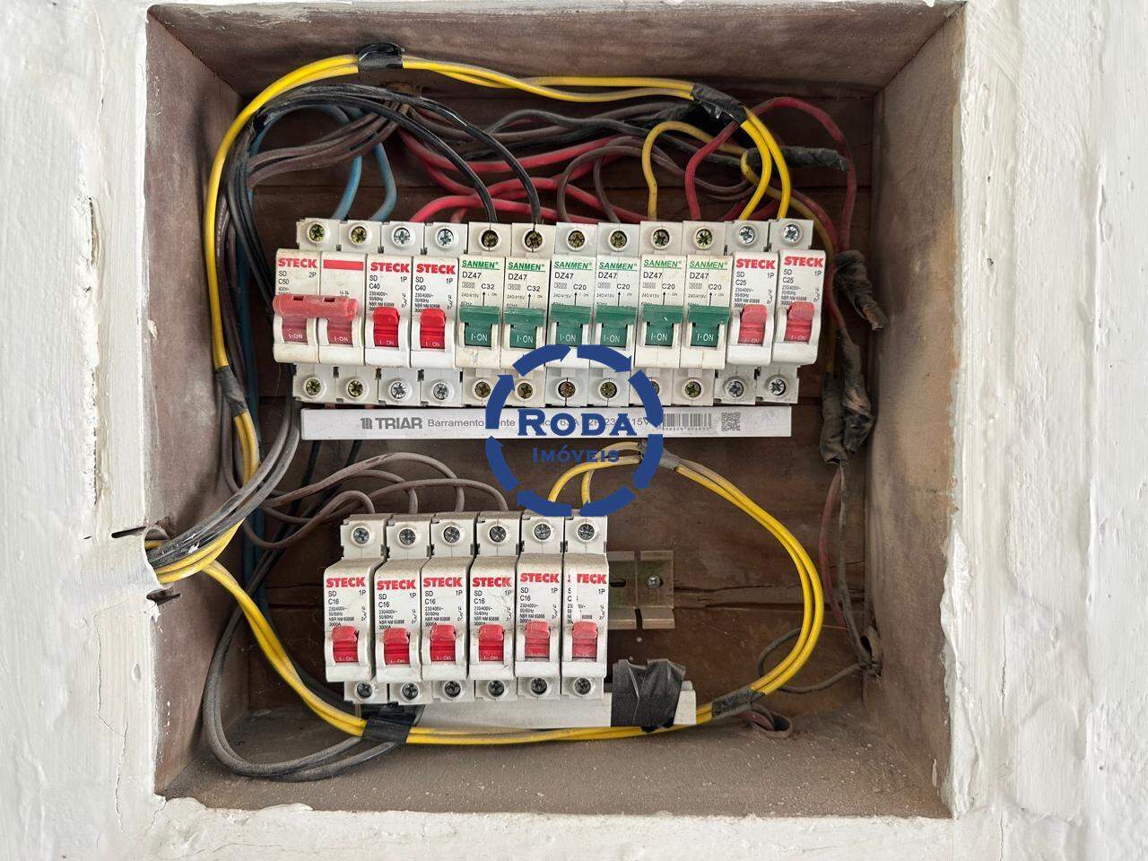 Apartamento à venda no Encruzilhada: