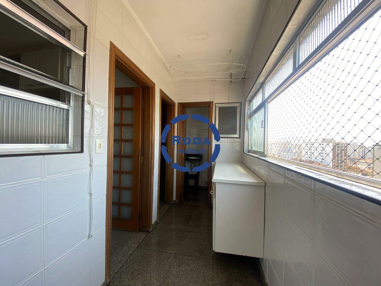 Apartamento à venda no Campo Grande: AREA SERVIÇO