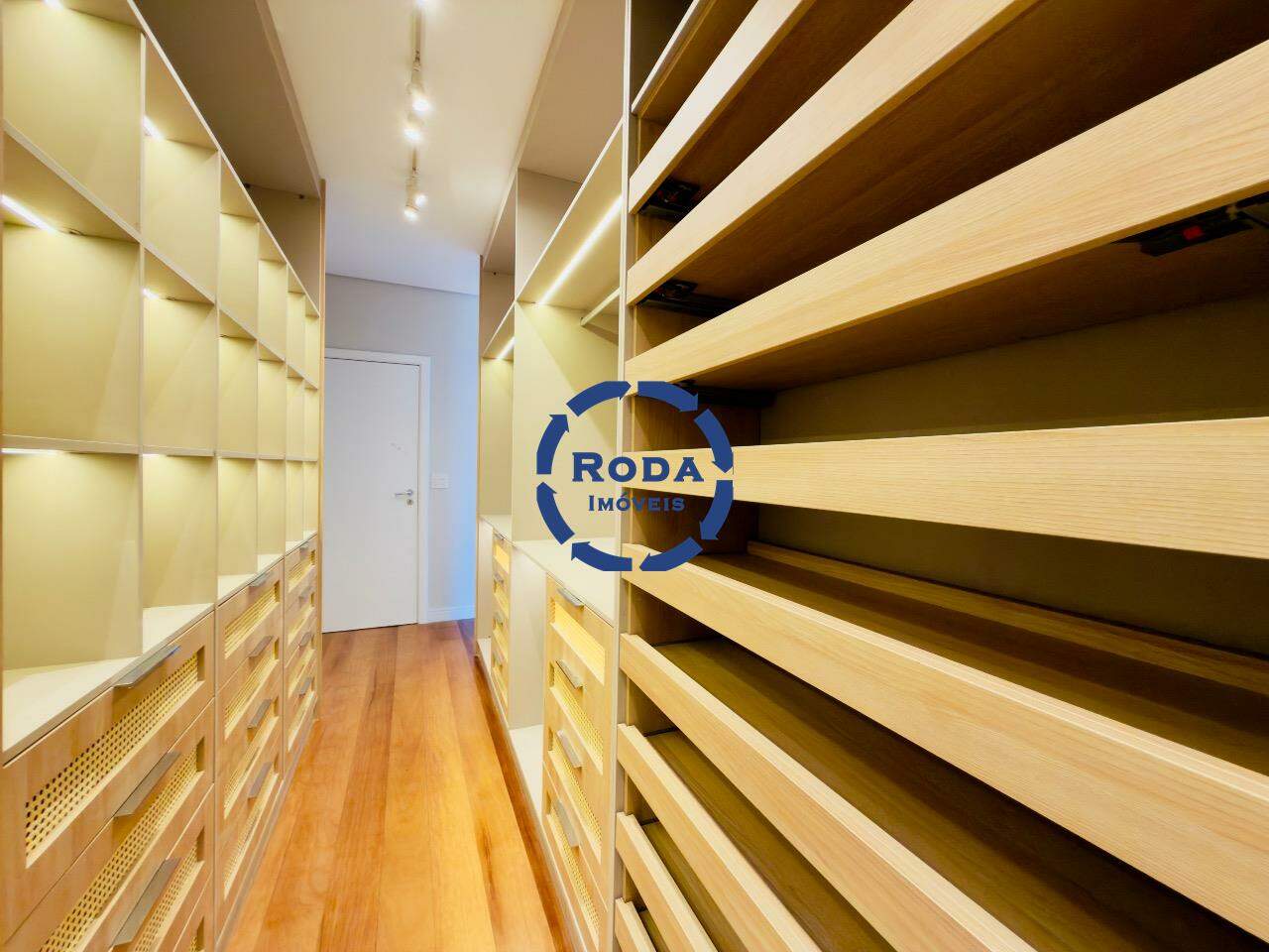 Apartamento à venda no Embaré: 