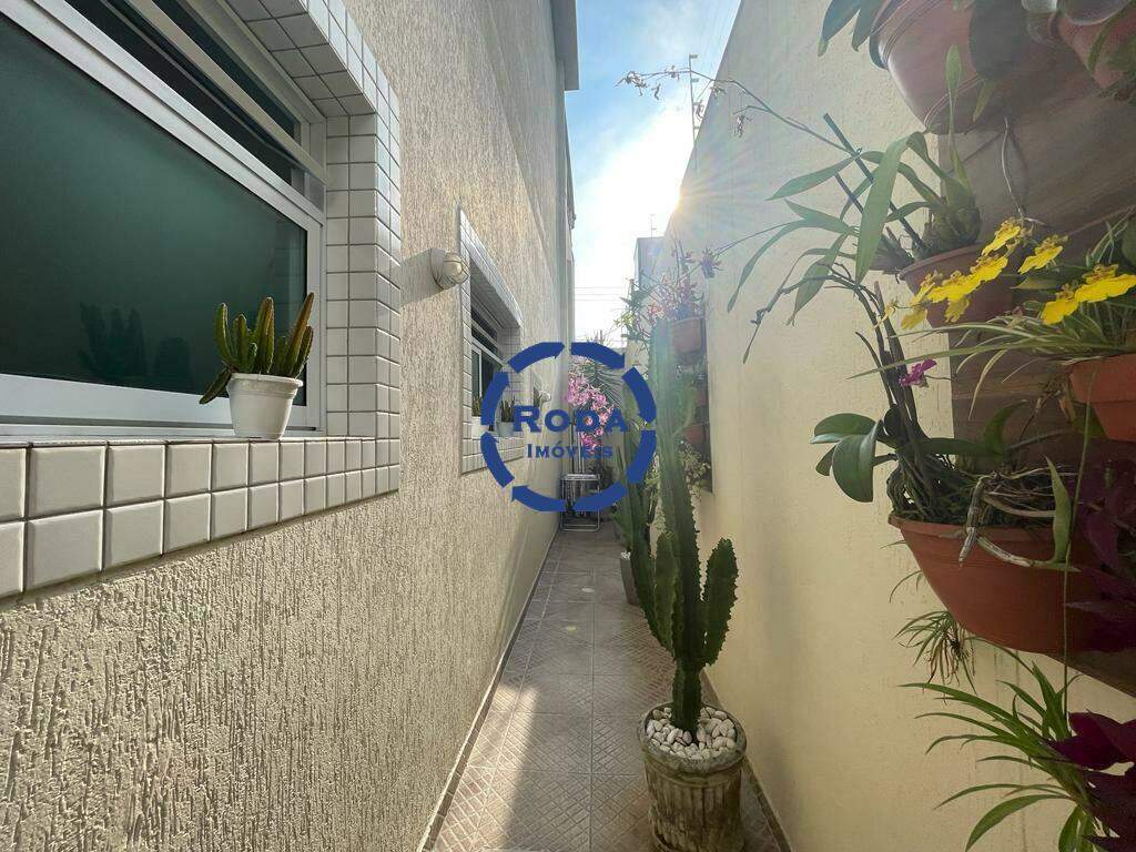 Casa à venda no Embaré: 