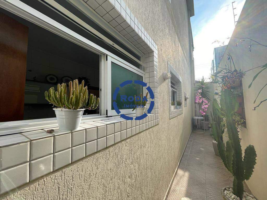 Casa à venda no Embaré: 