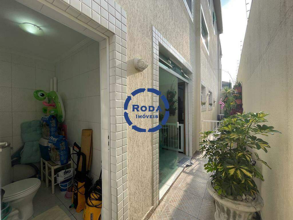 Casa à venda no Embaré: 