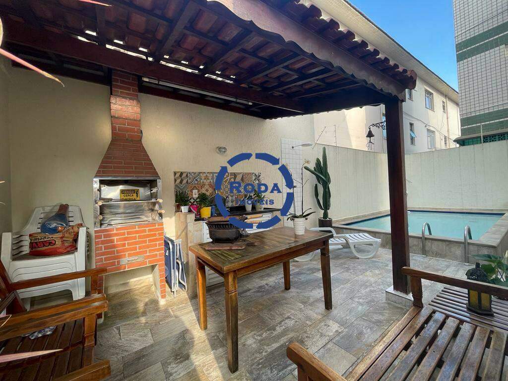 Casa à venda no Embaré: 