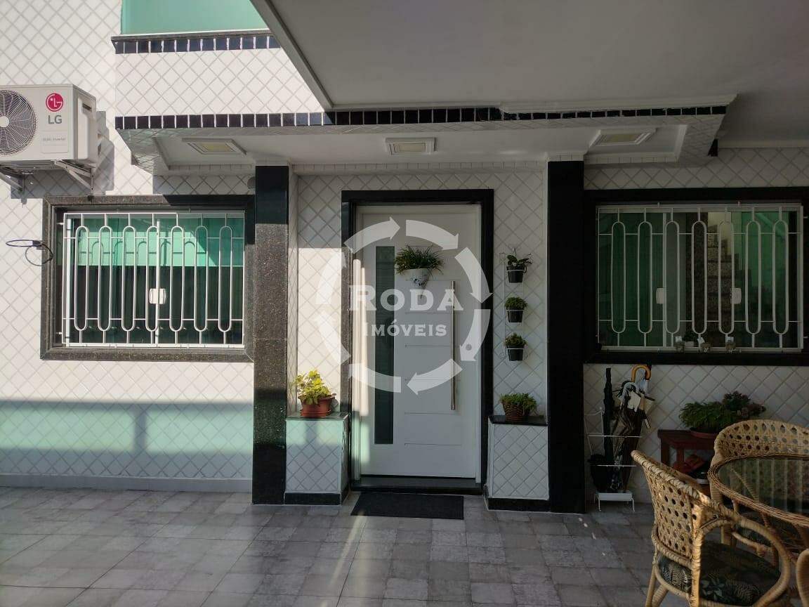 Sobrado à venda no Embaré: 