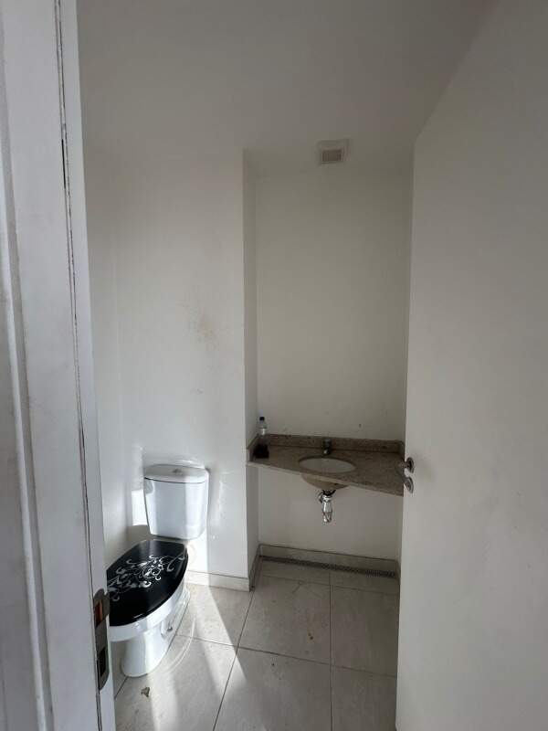 Conjunto Comercial para aluguel no Valongo: