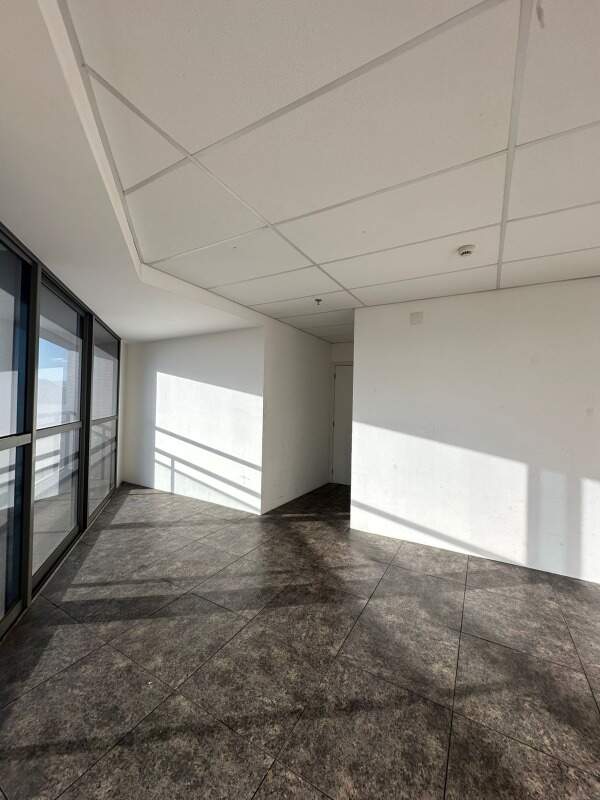 Conjunto Comercial para aluguel no Valongo: