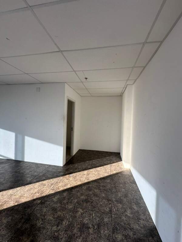 Conjunto Comercial para aluguel no Valongo: