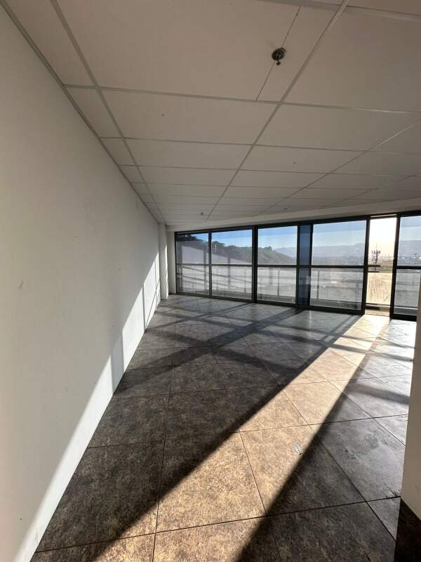 Conjunto Comercial para aluguel no Valongo: