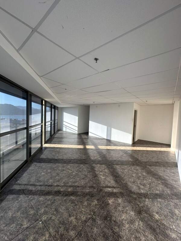 Conjunto Comercial para aluguel no Valongo: