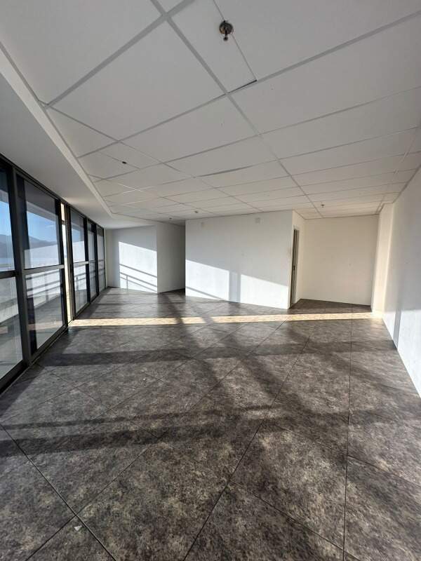 Conjunto Comercial para aluguel no Valongo: