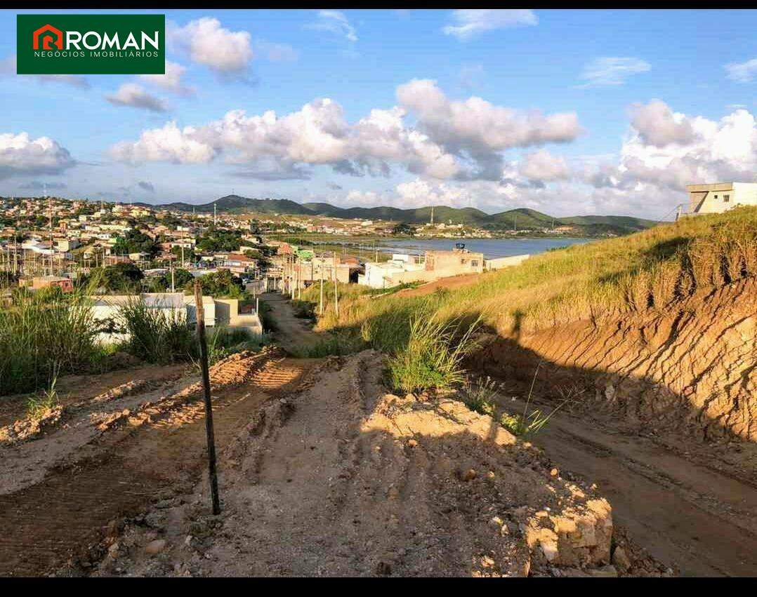 Terreno à venda no Vinhateiro: 