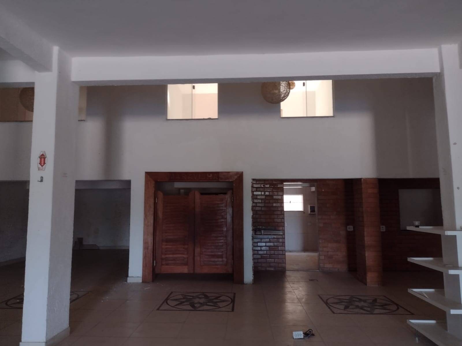 Prédio comercial à venda no Guriri: 