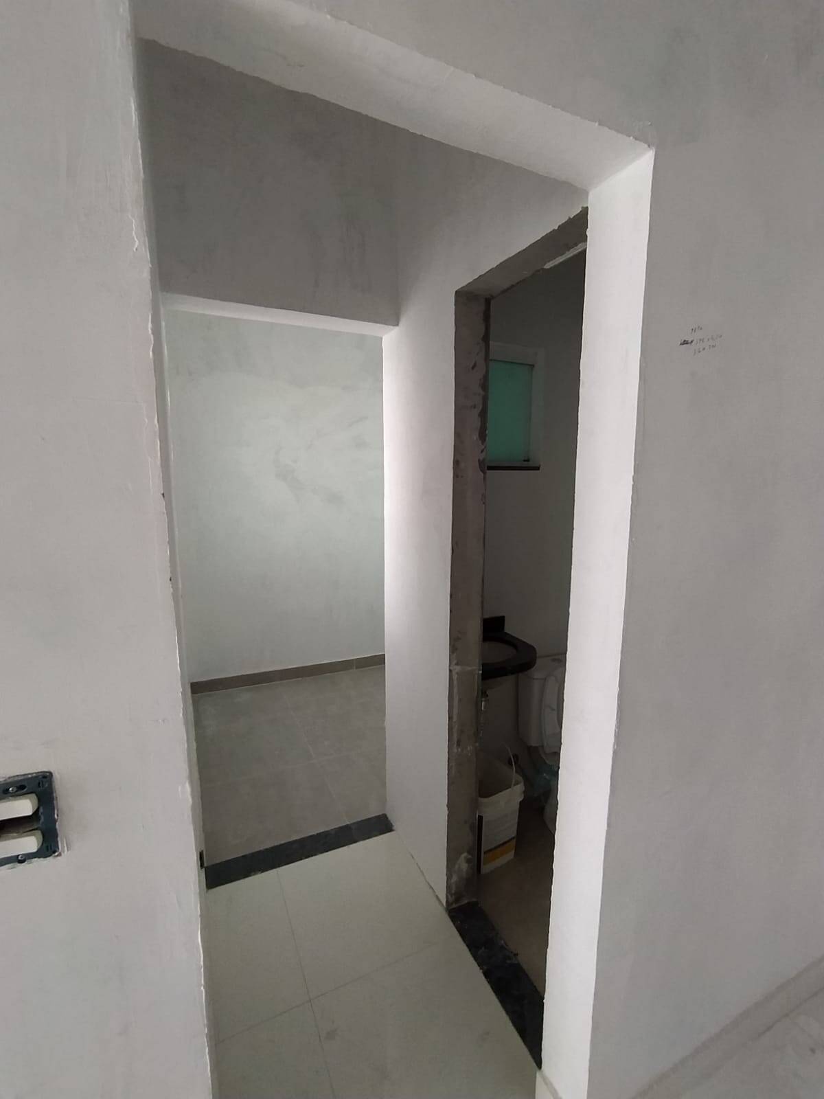 Casa em condomínio à venda no Parque Burle: 