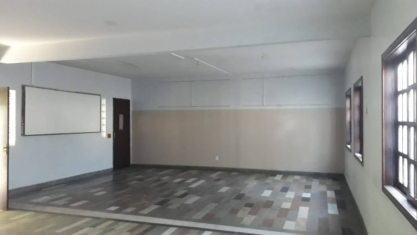 Prédio comercial à venda no Manguinhos: 