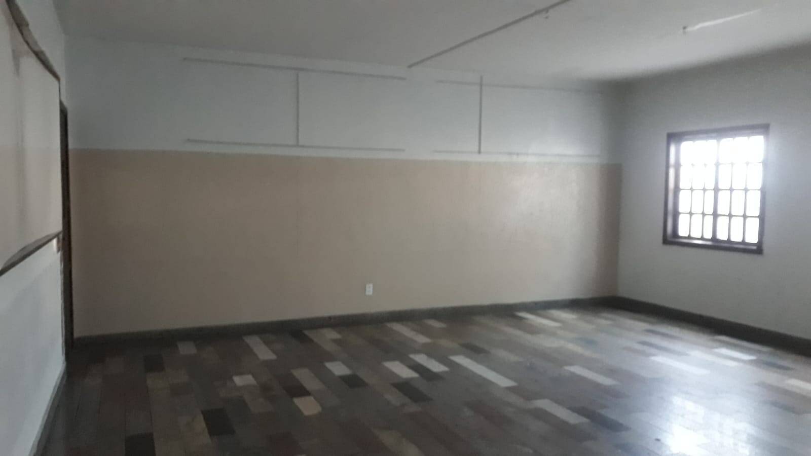 Prédio comercial à venda no Manguinhos: 