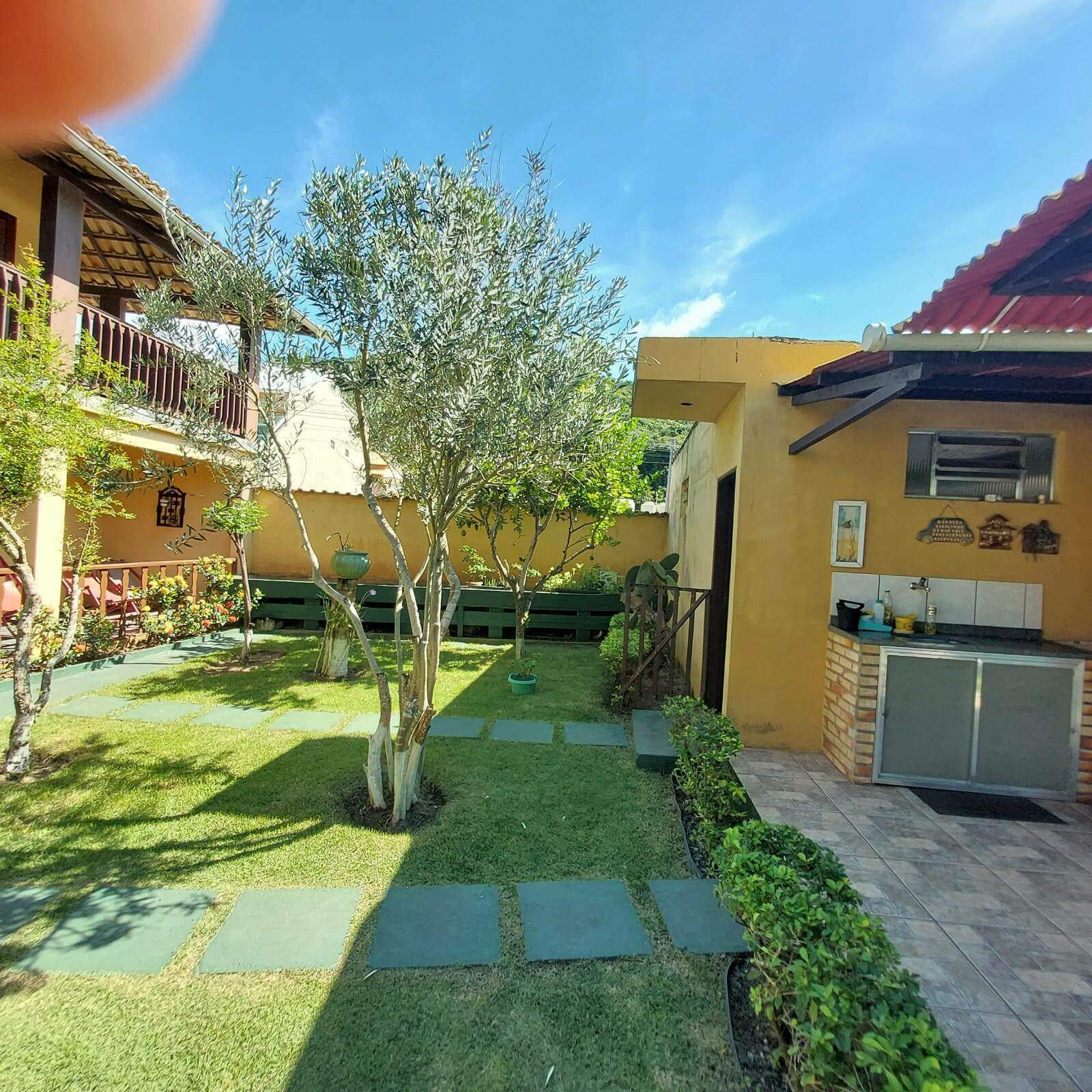 Casa à venda no Peró: 