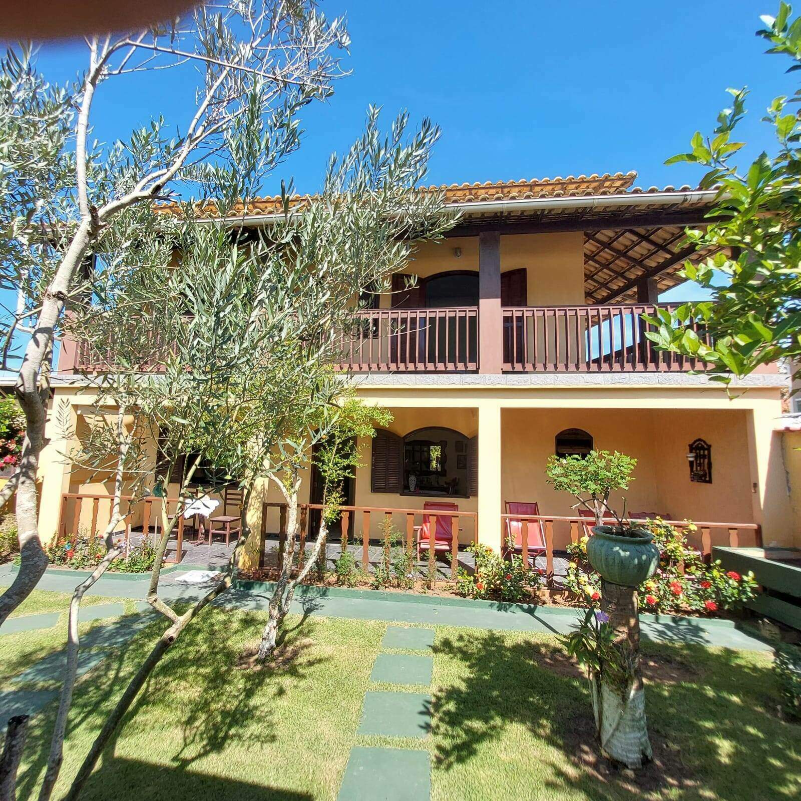 Casa à venda no Peró: 