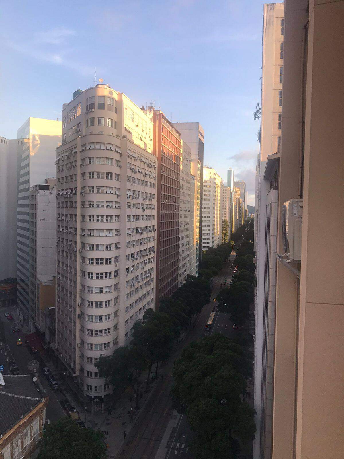 Sala à venda no Castelo - Centro: 