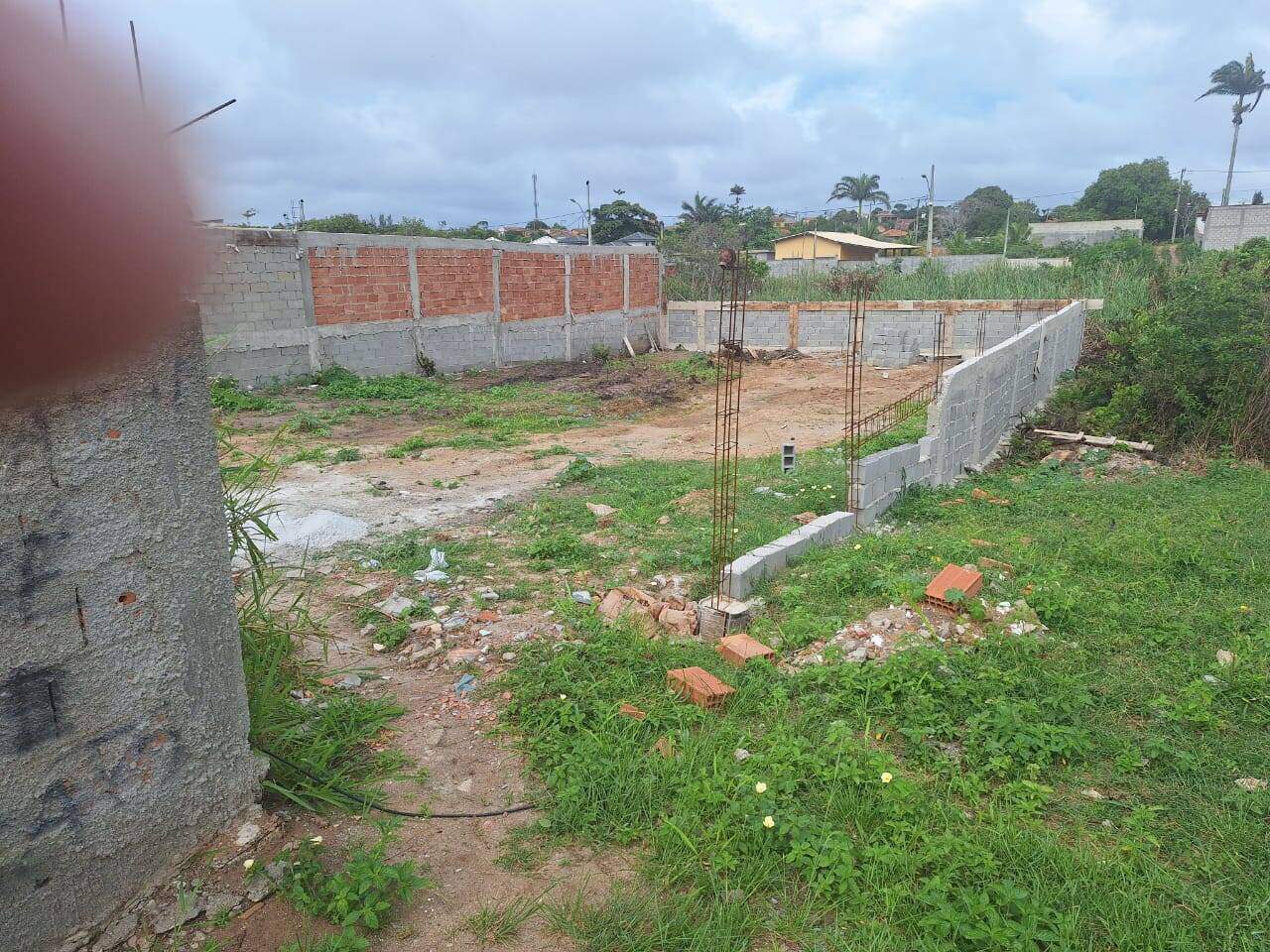 Área à venda no Vila do Peró: 