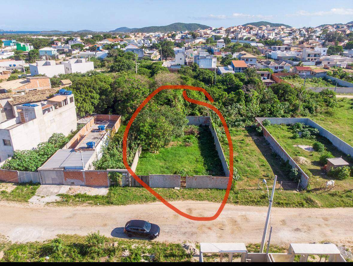 Terreno à venda no Vila do Peró: 