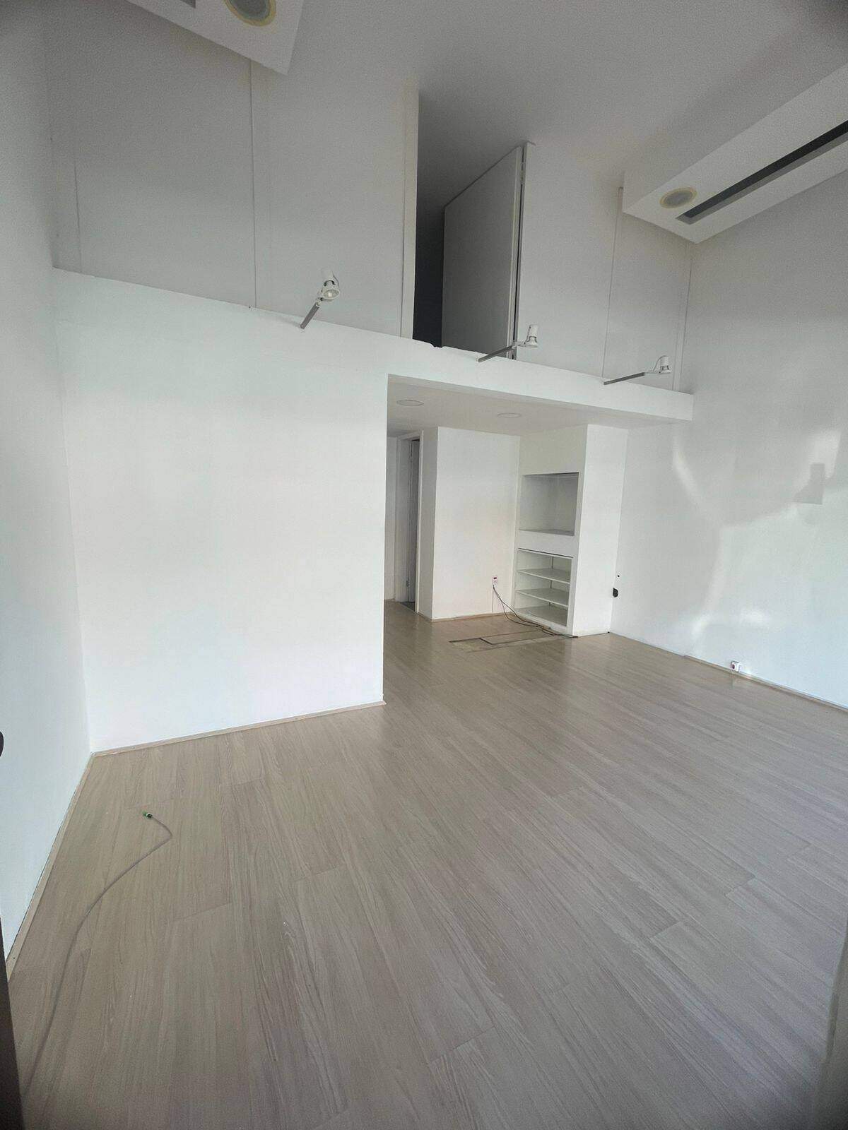 Loja à venda no Itajurú: 