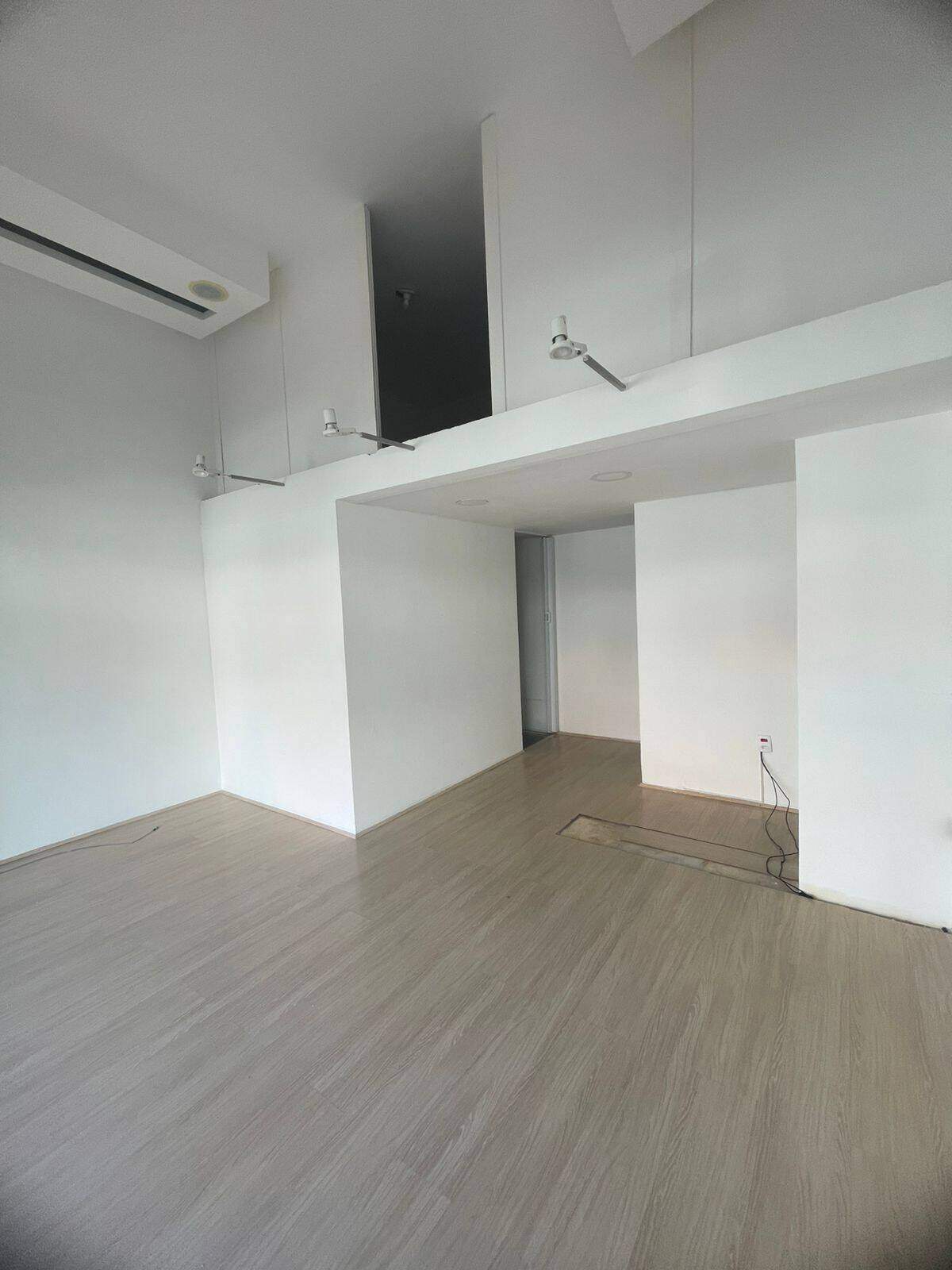 Loja à venda no Itajurú: 