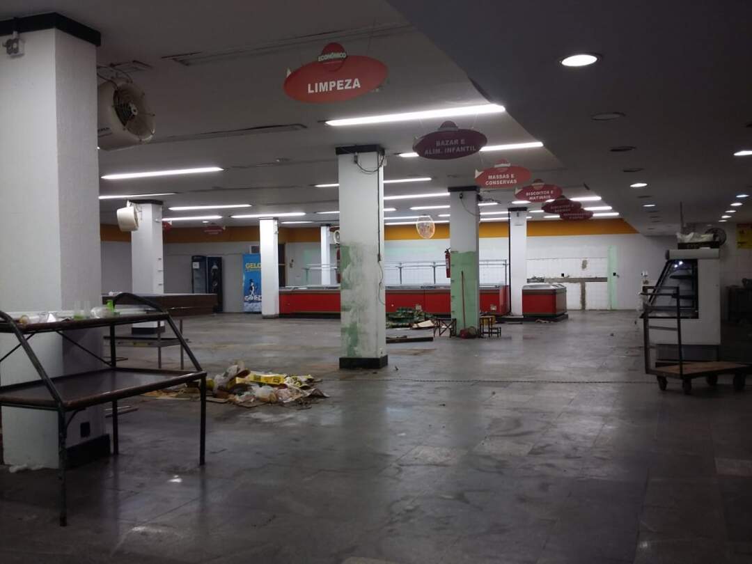 Loja para aluguel no Estação: 