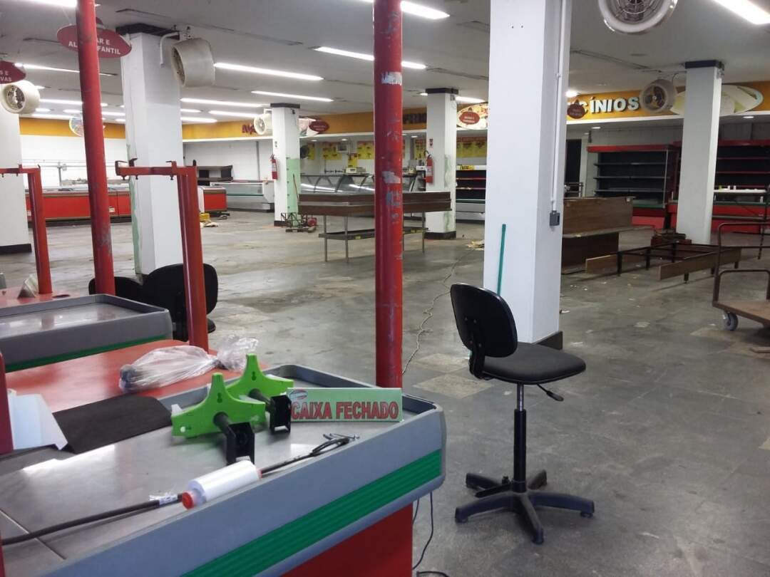 Loja para aluguel no Estação: 