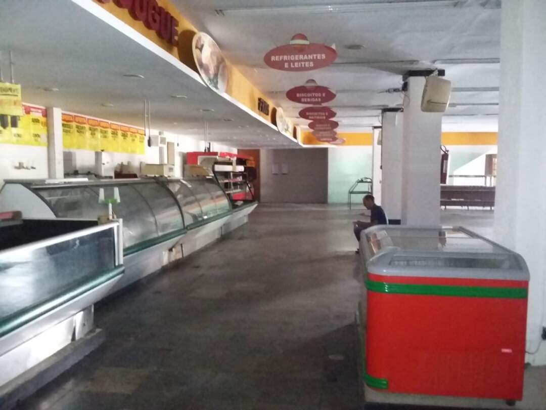 Loja para aluguel no Estação: 