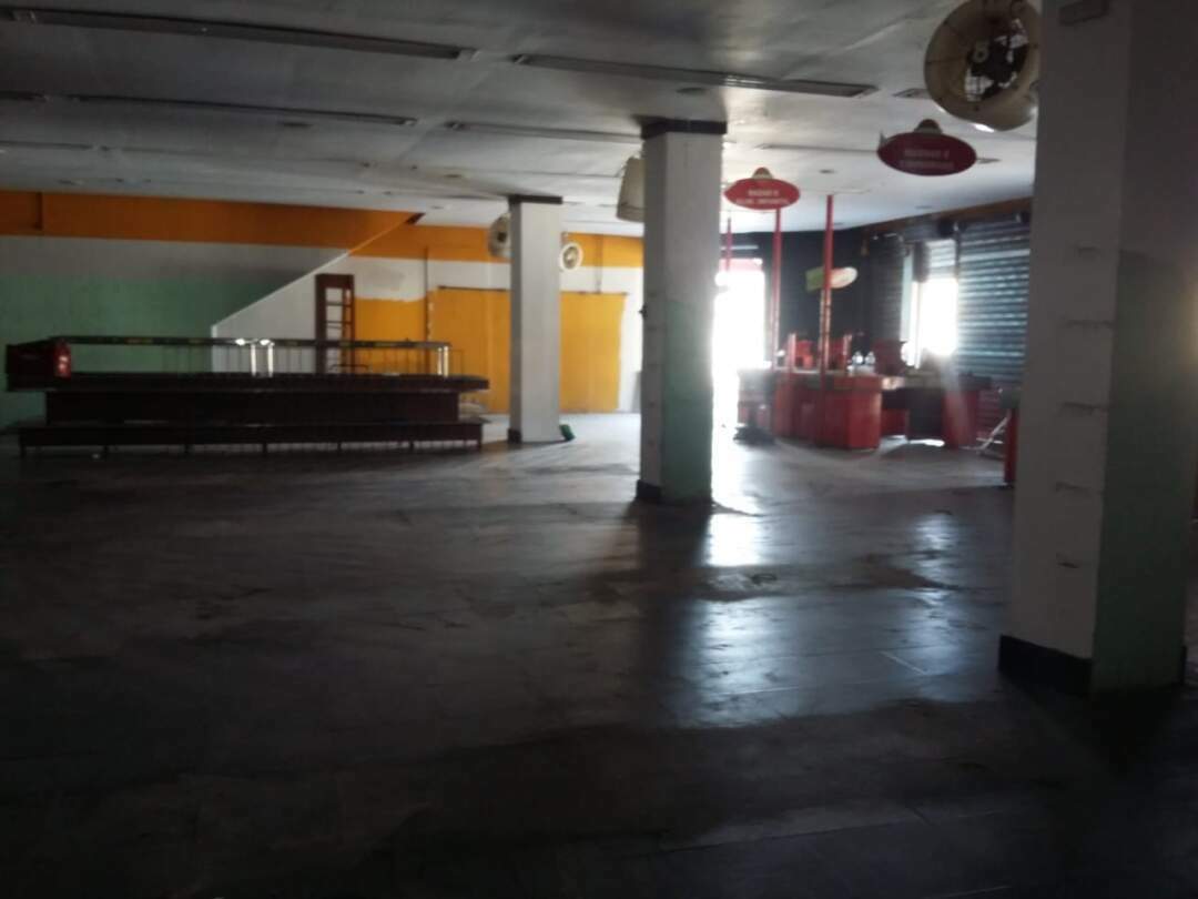 Loja para aluguel no Estação: 