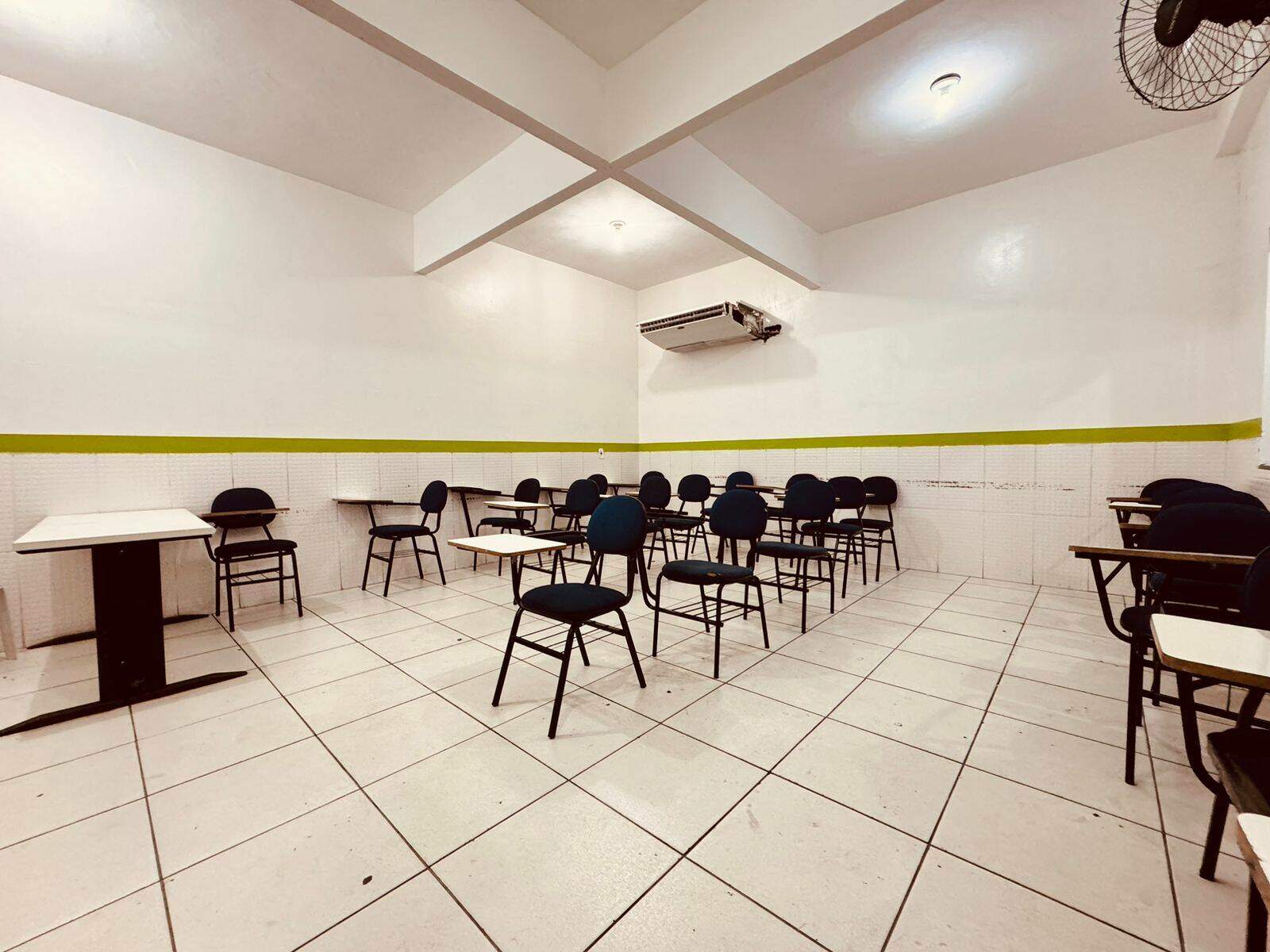 Sala para aluguel no Centro: 