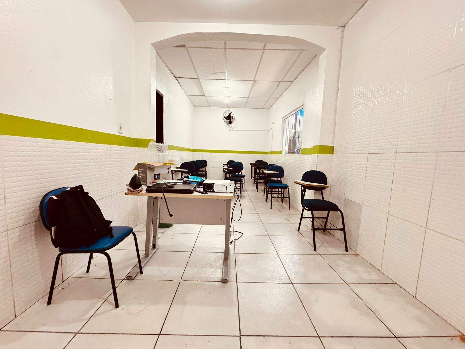 Sala para aluguel no Centro: 