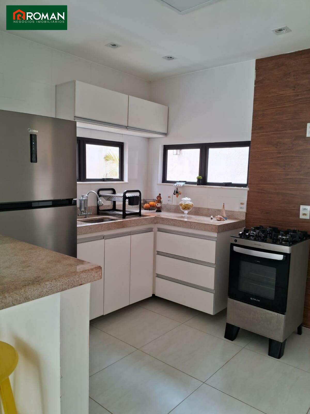 Casa em condomínio à venda no Vila do Peró: 