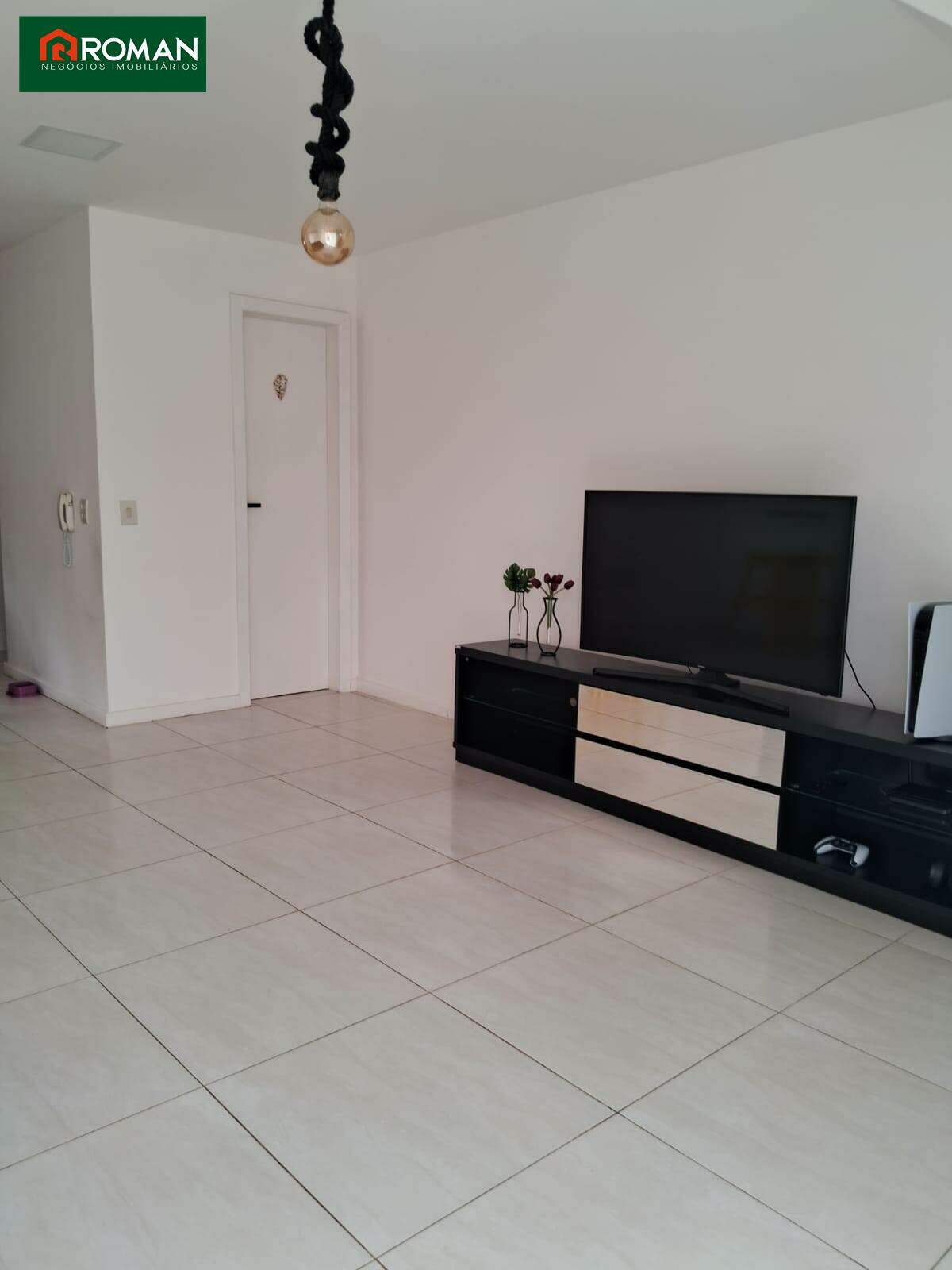 Casa em condomínio à venda no Vila do Peró: 